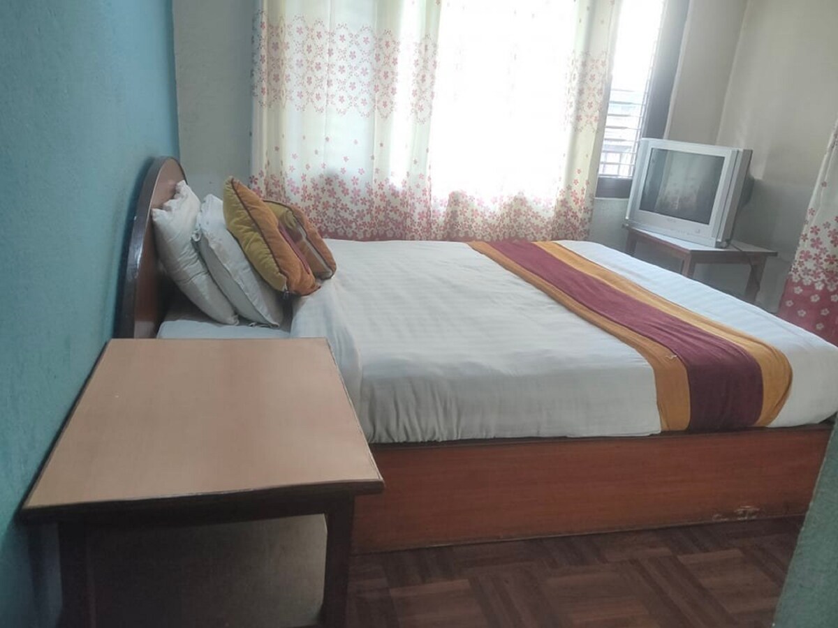 Double Bed & Private Bathroom-Breakfast Included — photo