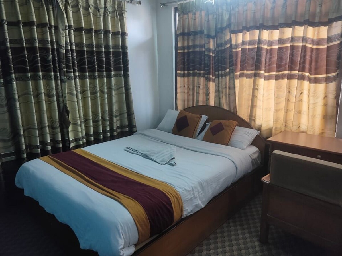 Double Bed & Private Bathroom-Breakfast Included — photo