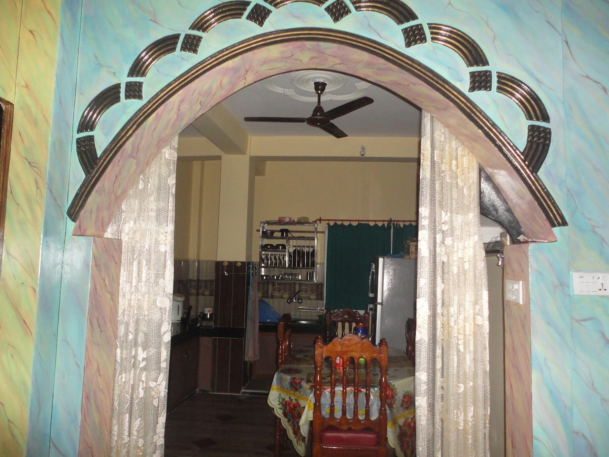 Beautiful air-conditioned room/attached bathroom — photo