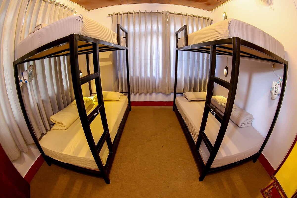 Gaurishankar the hostel hotel with free services — photo