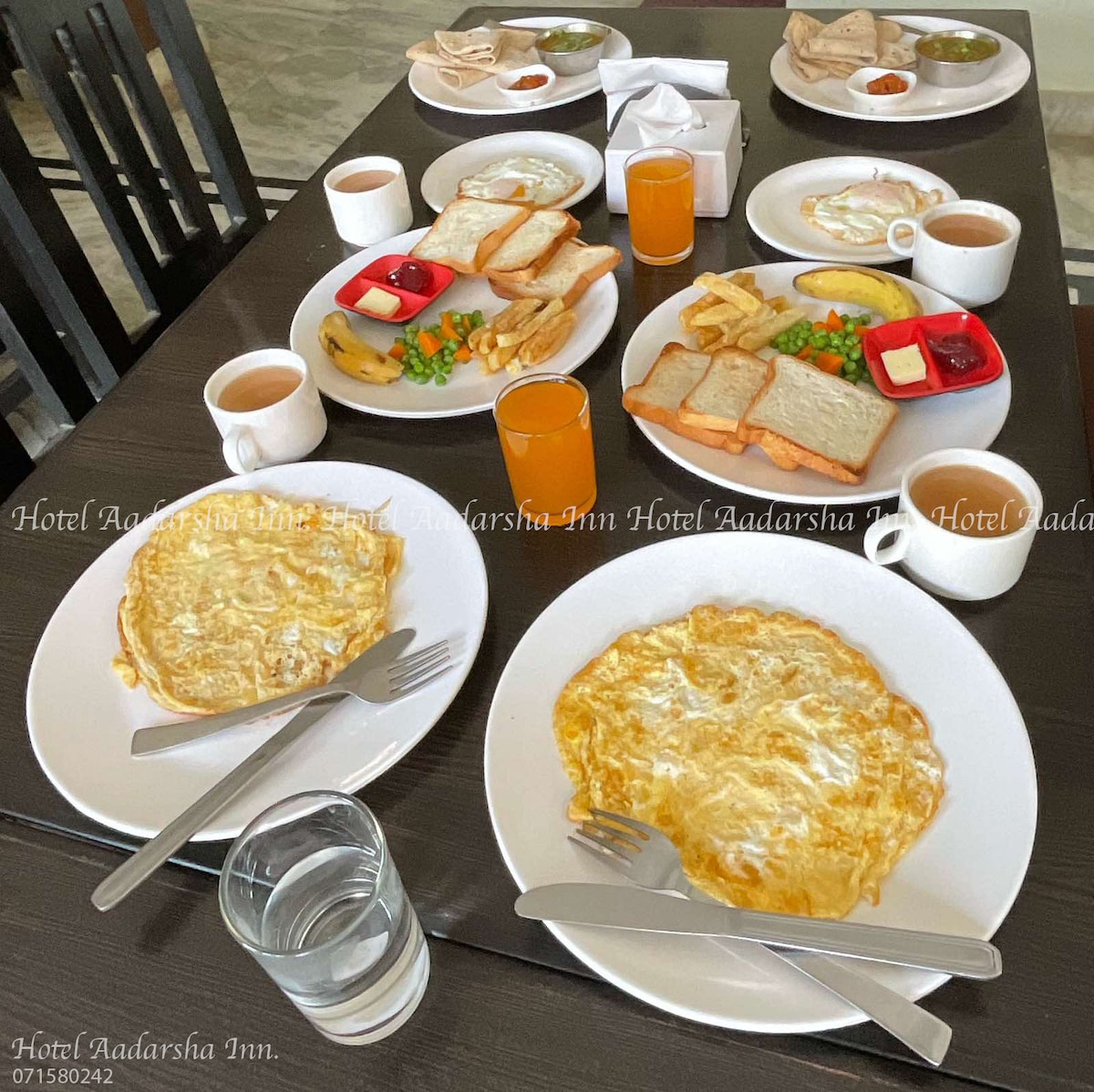 Hotel Aadarsha Inn. Resturant — photo