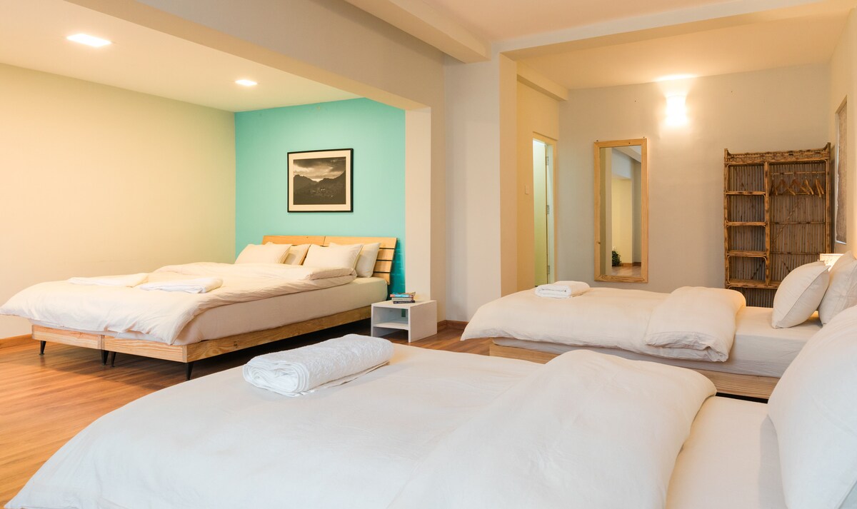 Spacious room in walkable neighborhood, incl bfast — photo