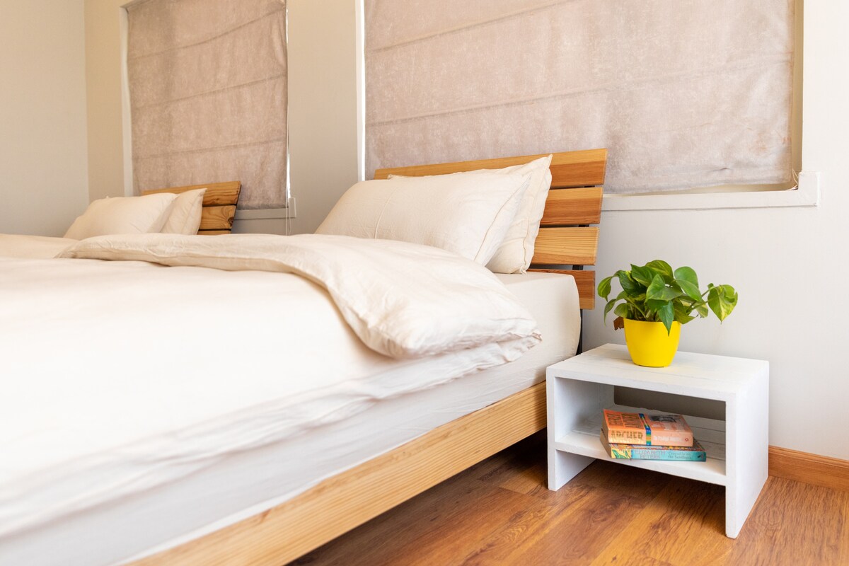 Spacious room in walkable neighborhood, incl bfast — photo