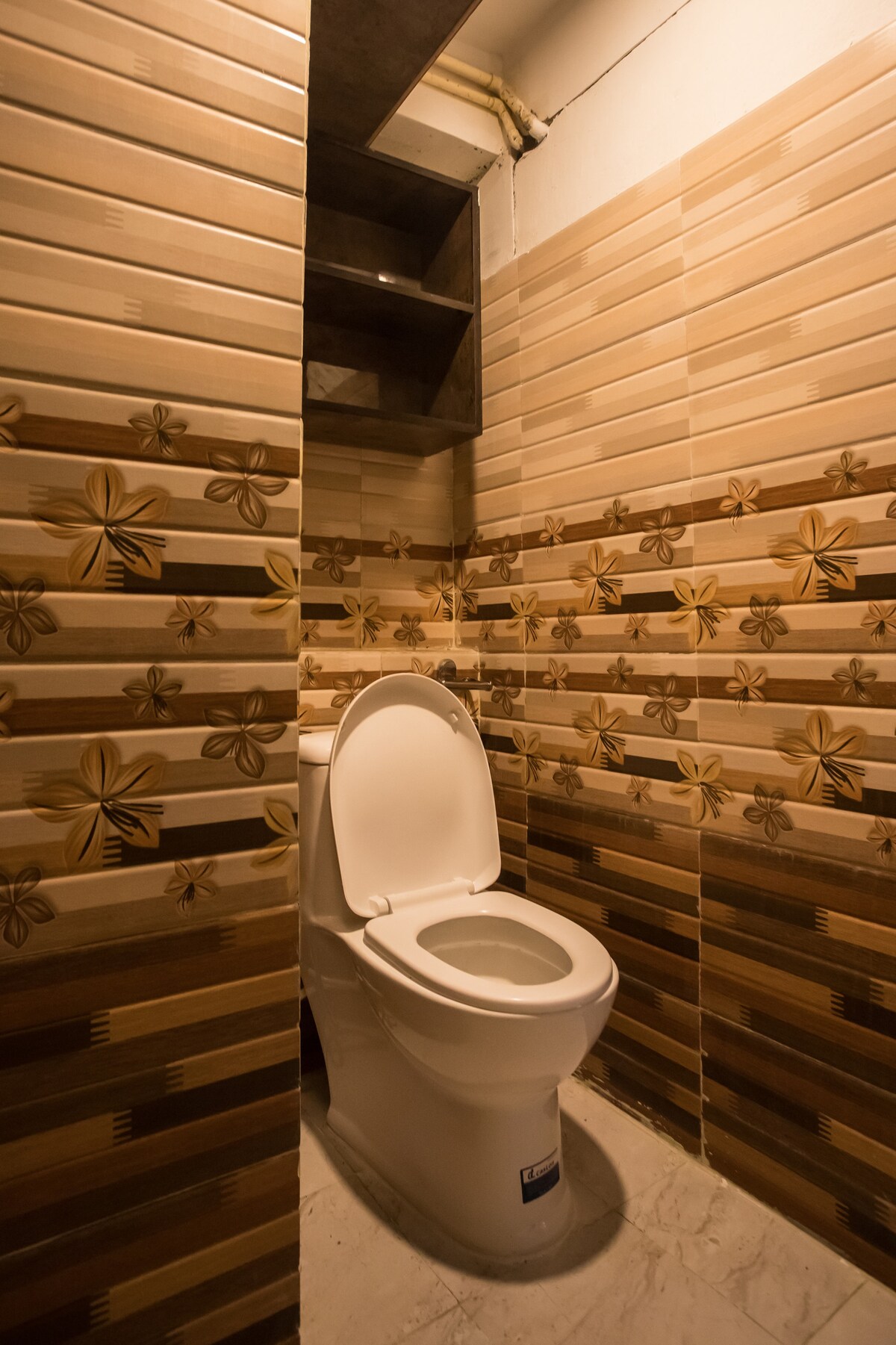 hot Shower/Free WIFI/Smart TV/Comfy Beds/ Security