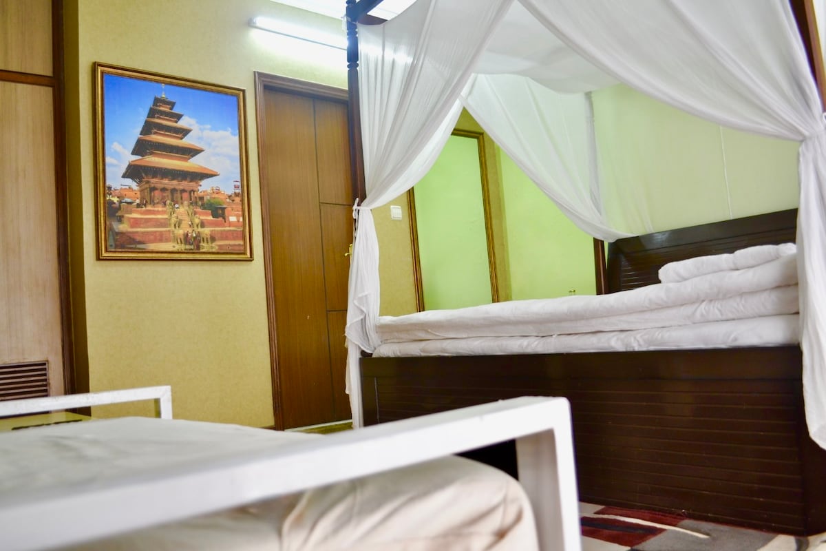 Private Room in Maharajgunj w/ Cultural Charm+Bath — photo