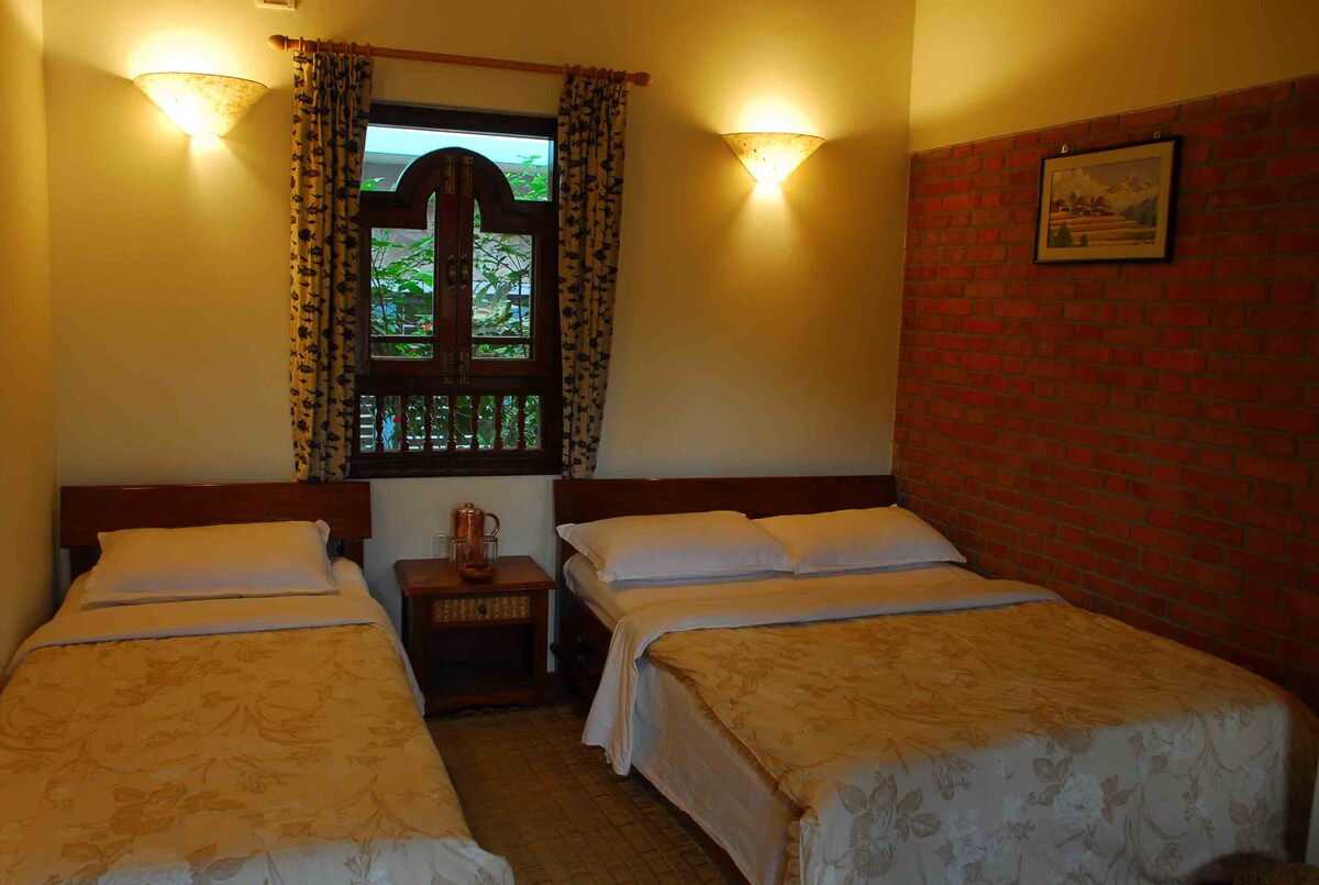 Resort in Pokhara (Boutique, Cozy Wooden Cottages) — photo