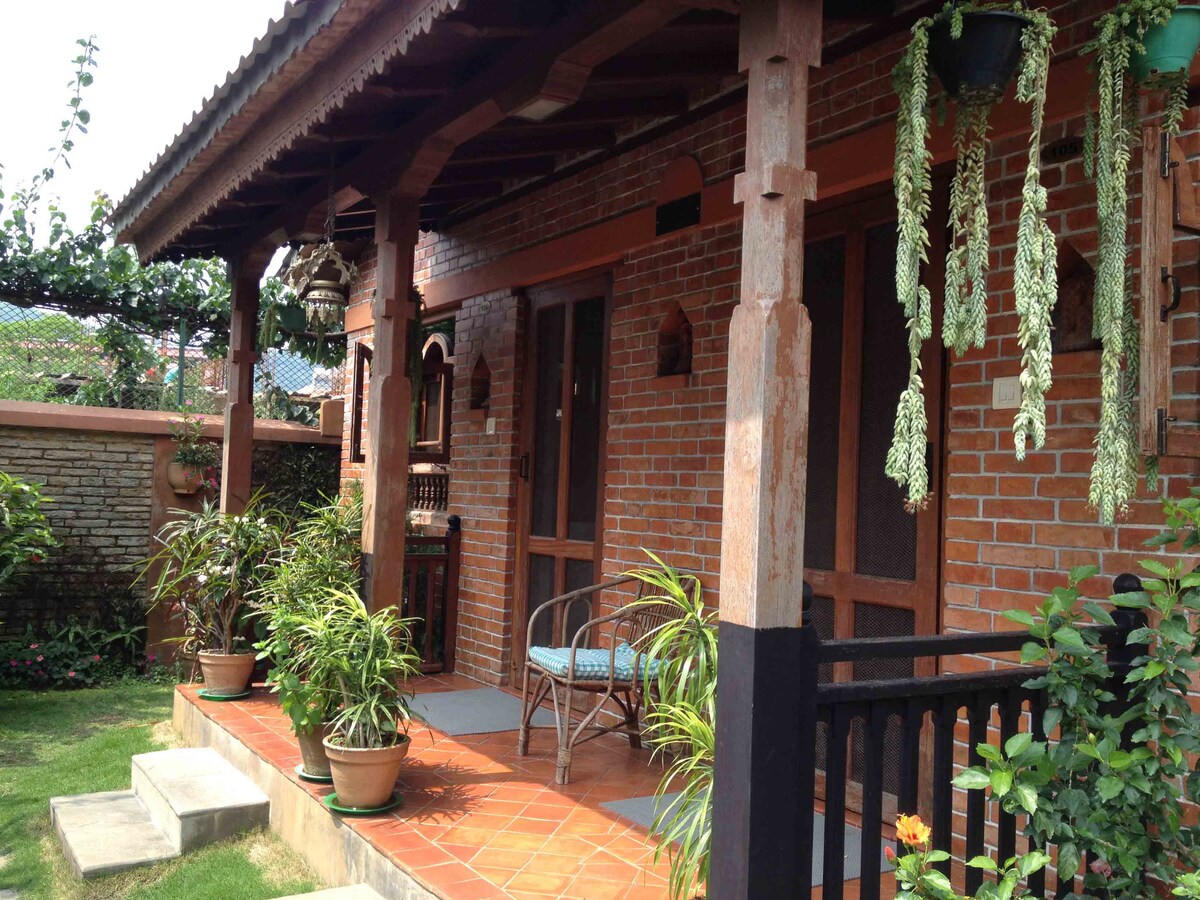Resort in Pokhara (Boutique, Cozy Wooden Cottages) — photo