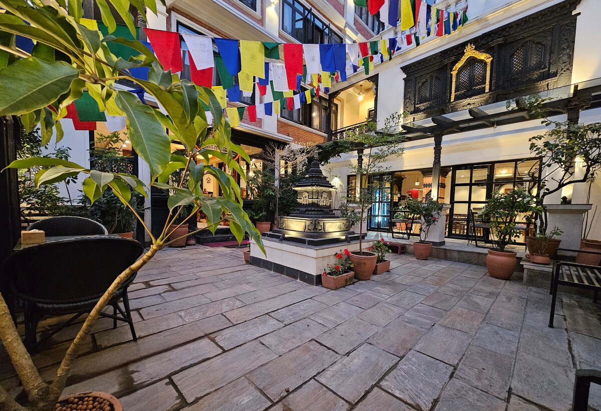 SUPER HOST | Queen Heritage Suite with Breakfast! — photo