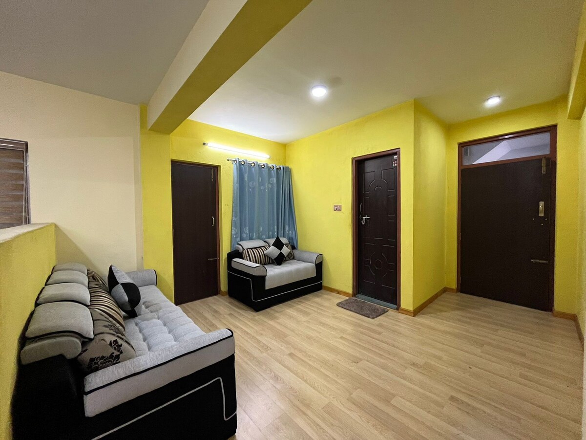 Fully furnished bedroom for 3 with Kitchen