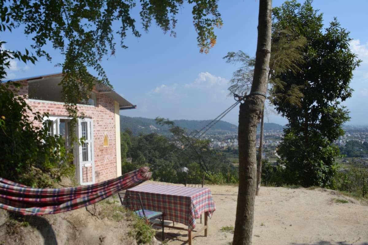 Gagan's cottage with view on the valley — photo