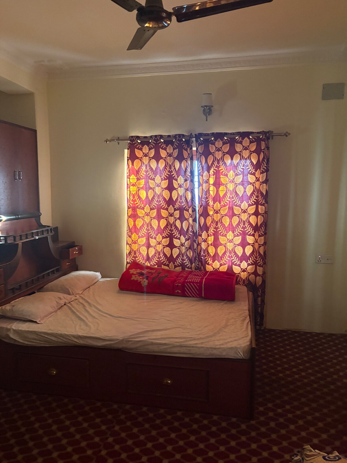 Family room with attached bathroom — photo