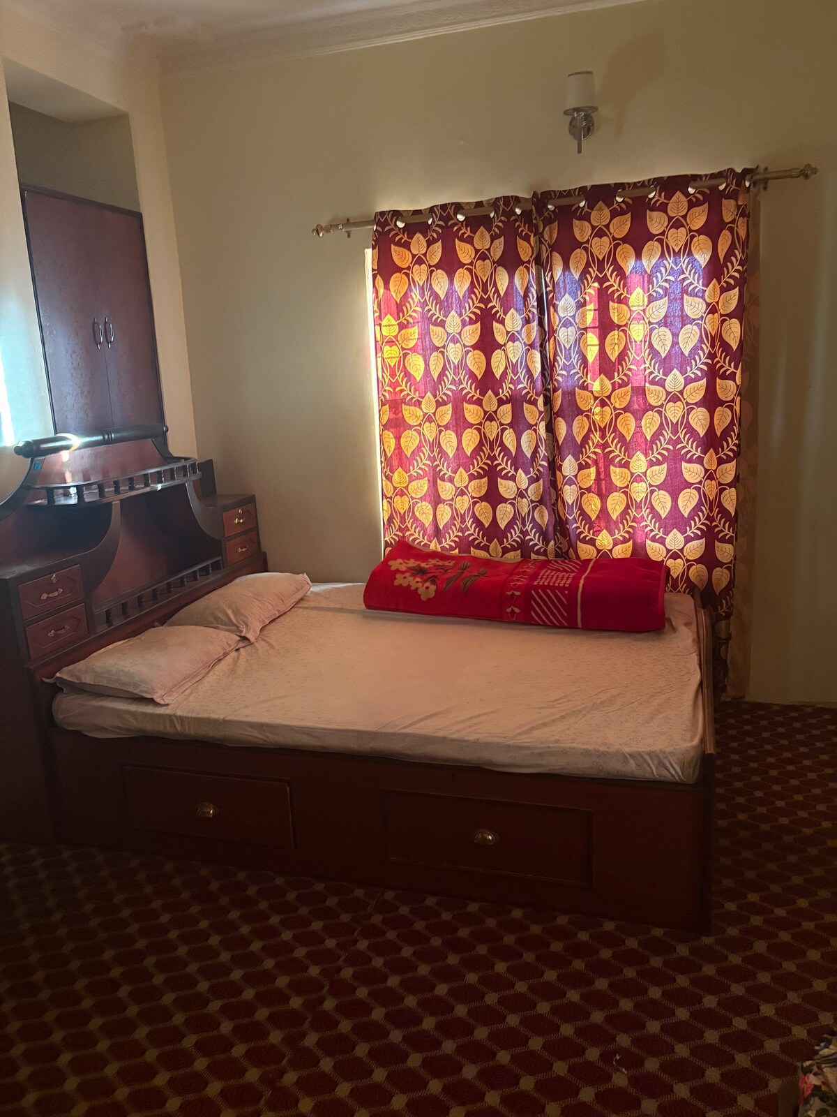 Family room with attached bathroom — photo