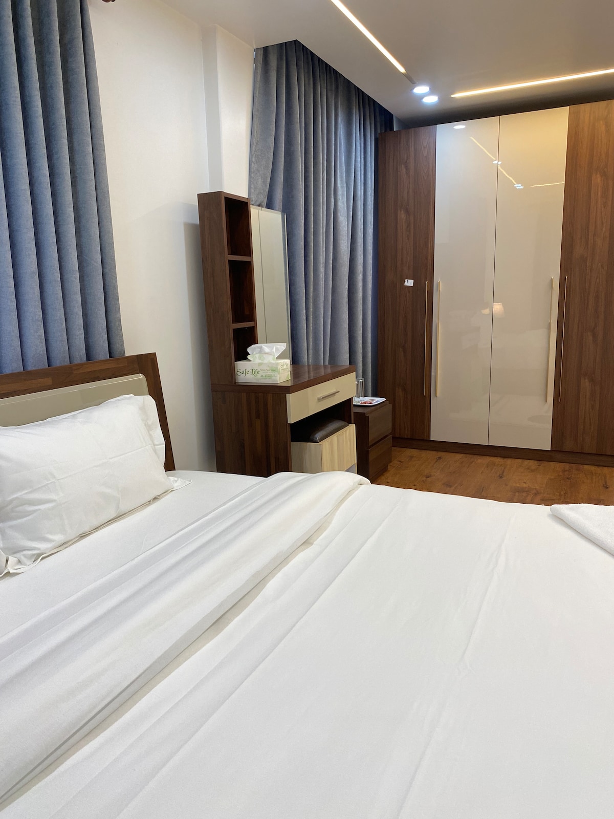 Peaceful Ensuite Room w/ Kitchen & Terrace Access — photo