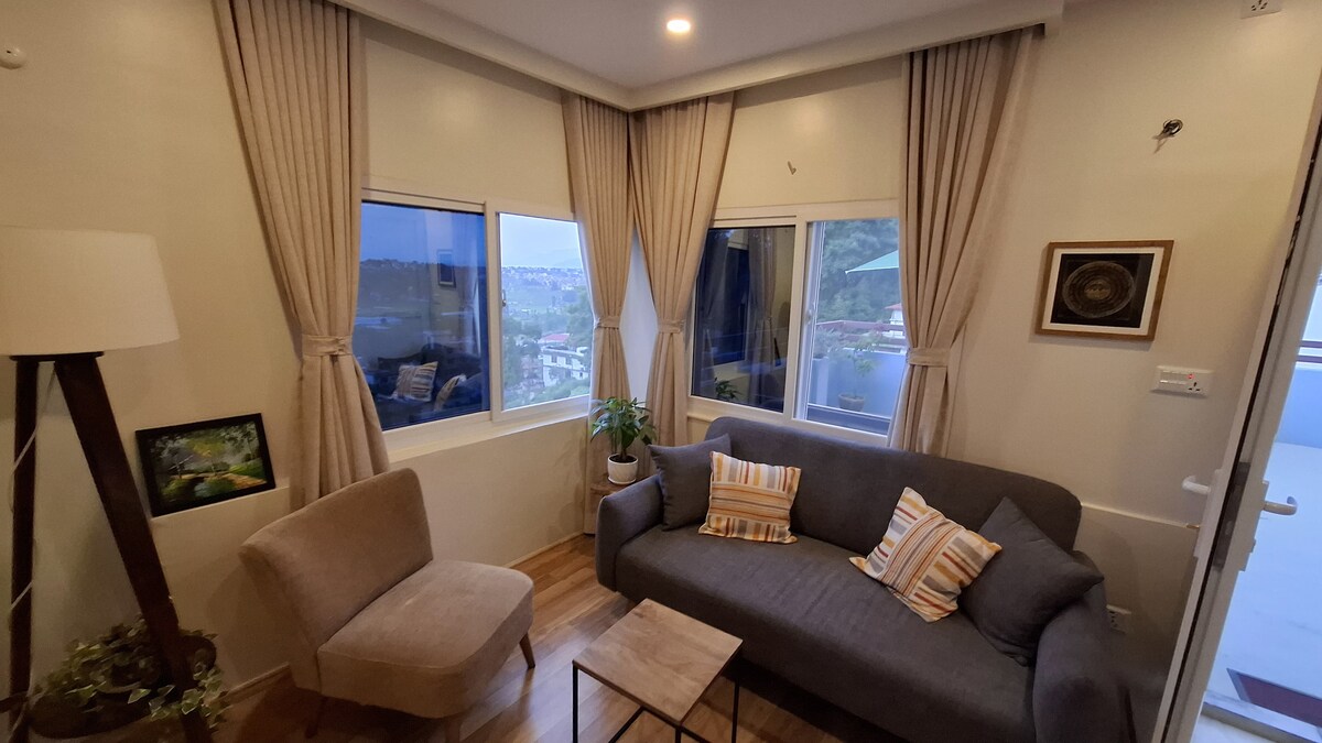 A restful Eagels Nest, stay and explore Kathmandu — photo