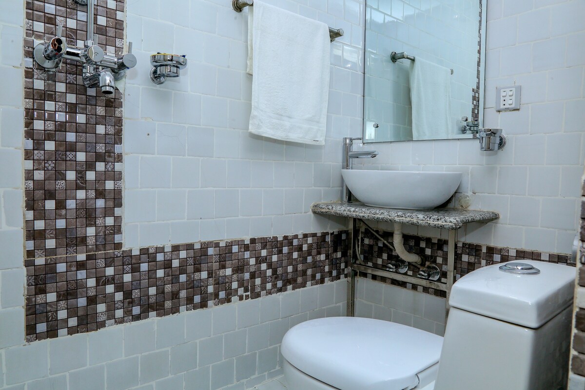 Deluxe Twin Bed with Breakfast @ 24$ — photo