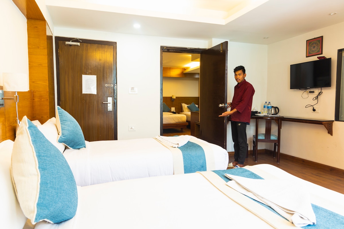 Adjoined Room with Bed & Breakfast | Thamel — photo