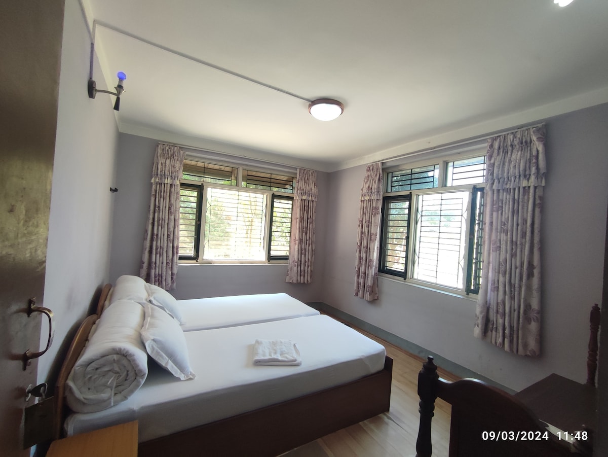 Serene Garden View Room (purple)