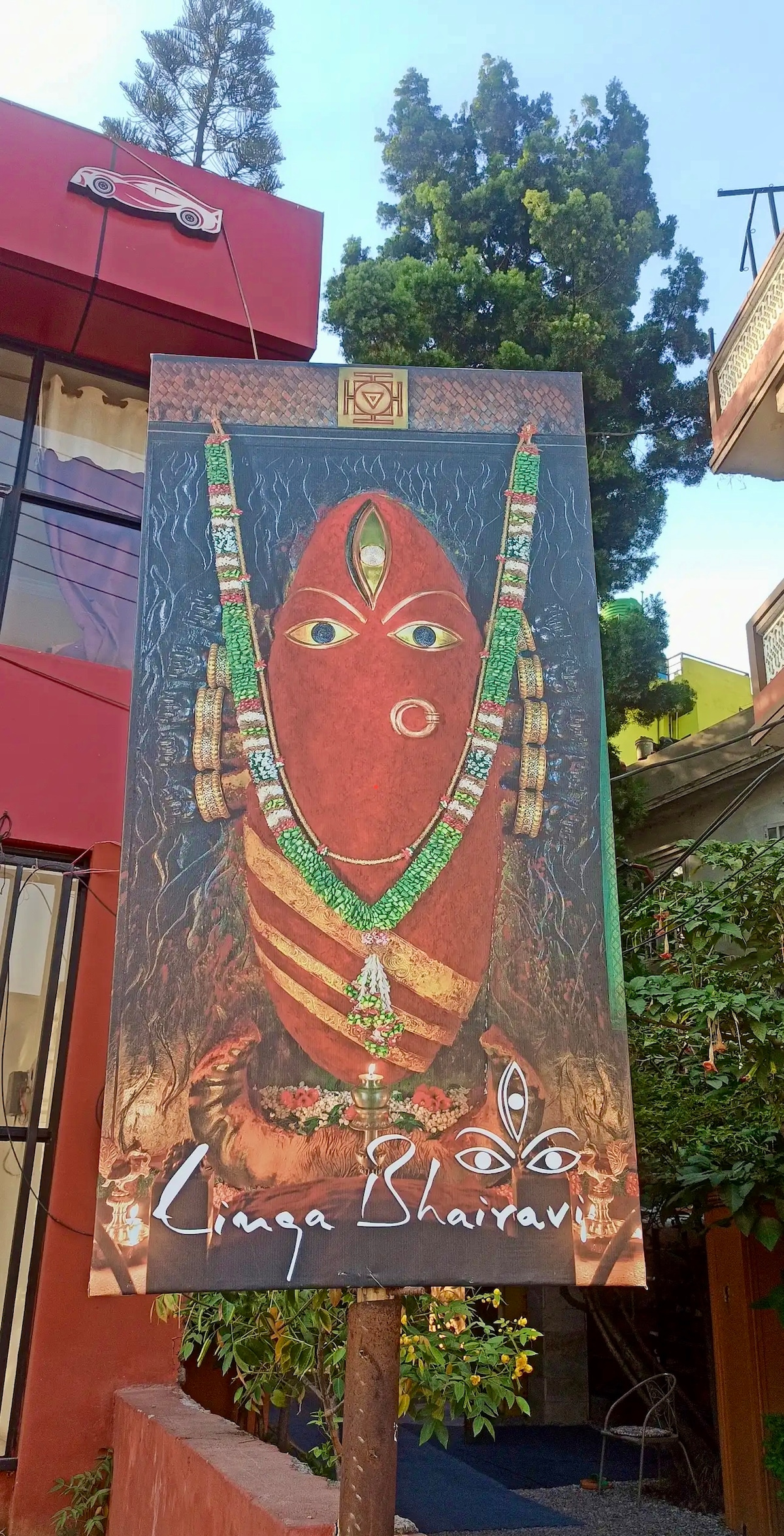 Spacious Chic Gateway to Delve into Historic City. — photo