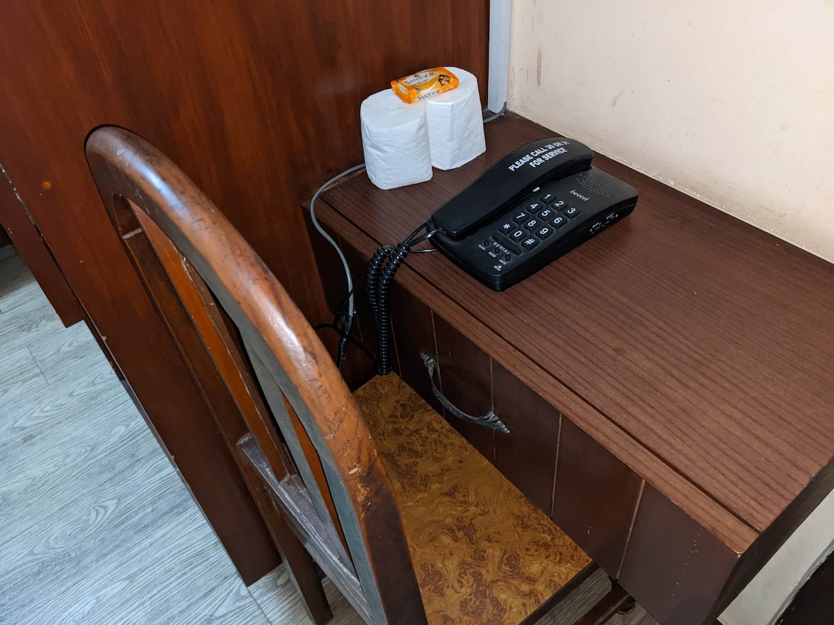 Family Style Hotel room 203- Walk to Lively Thamel — photo