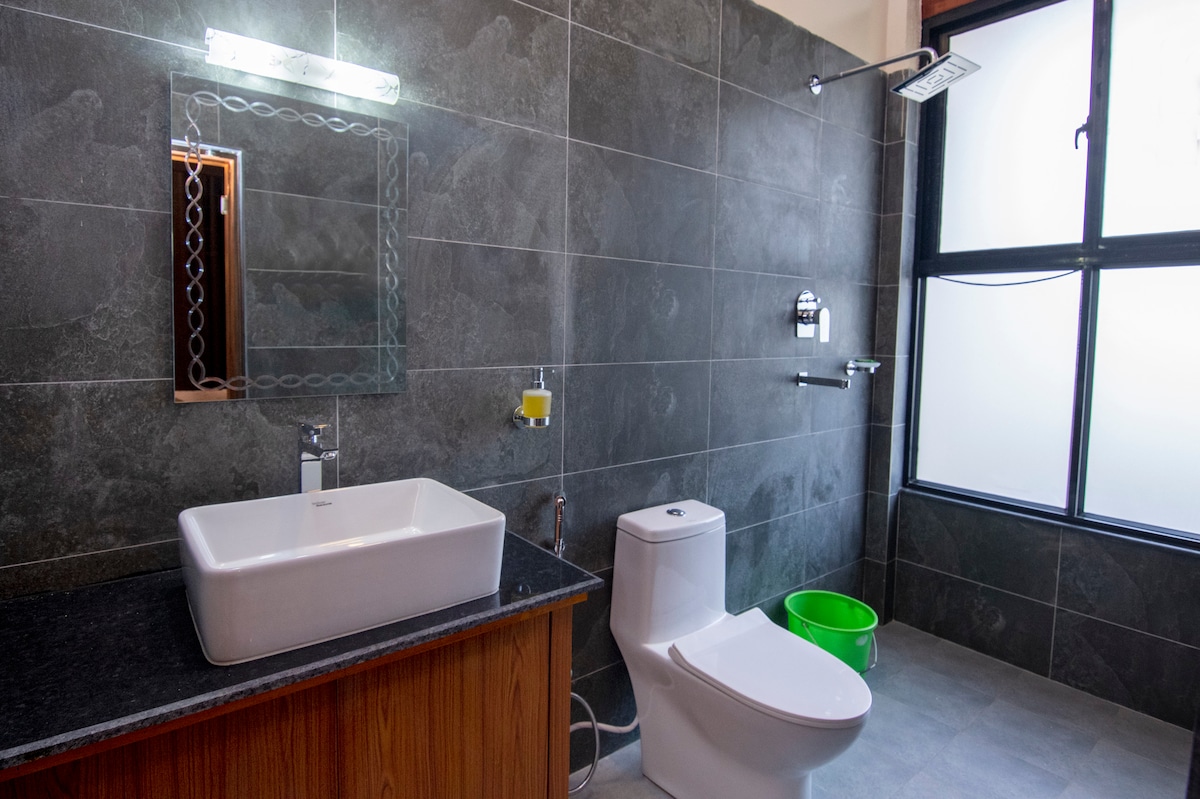 Beautiful Room /w jungle view, ac& private balcony — photo