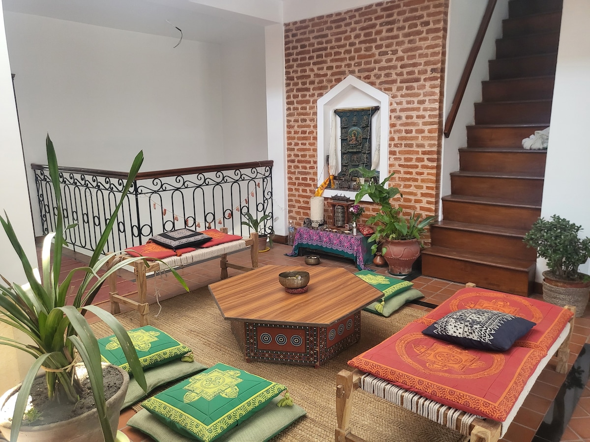 Extra Large Beautiful Room With Garden Views