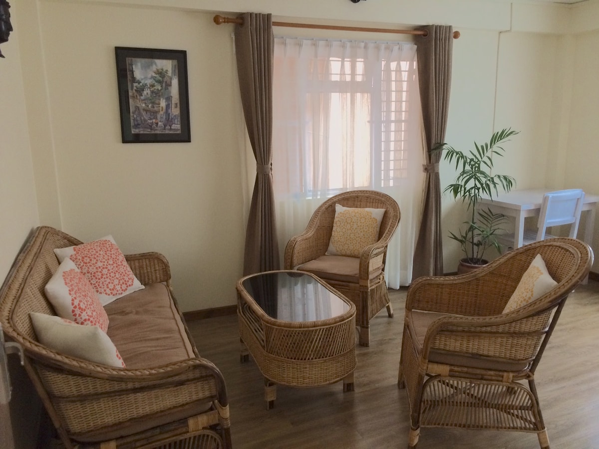 Karma flat: 1 BR flat w/ Rooftop Garden in Teku