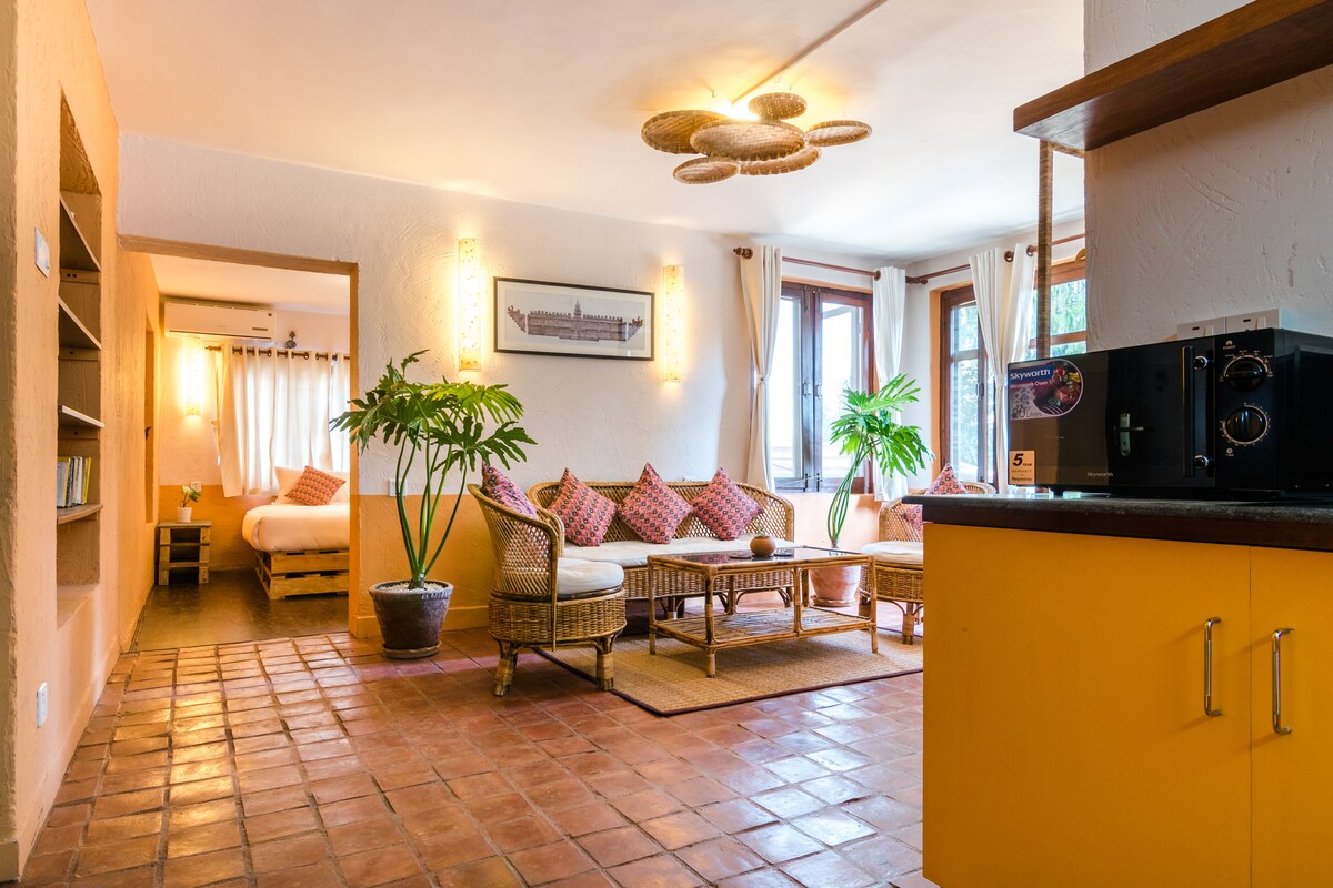 Modern Nepali Apartment in the Embassy District — photo