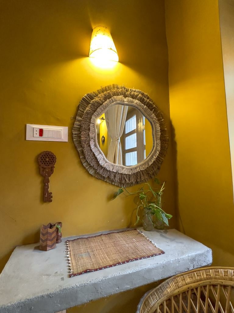 Melo Pomelo | King bed w/ living | Central area — photo