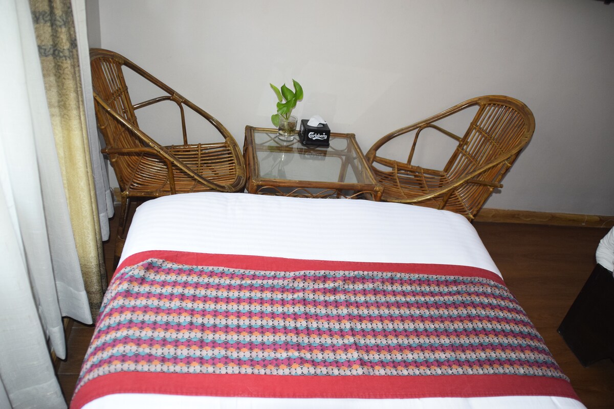 Budget room, attach bathroom in quiet Thamel area — photo