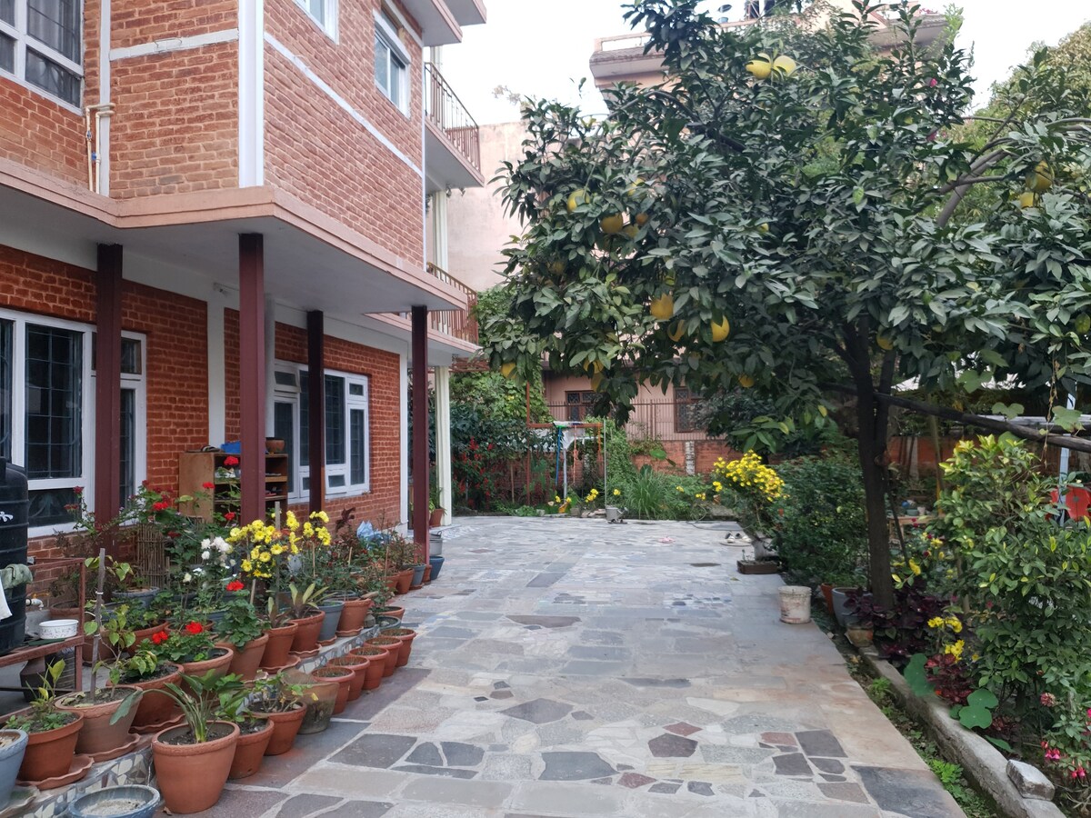Mudita Home Stay.  Leafy, quiet, spacious place202 — photo