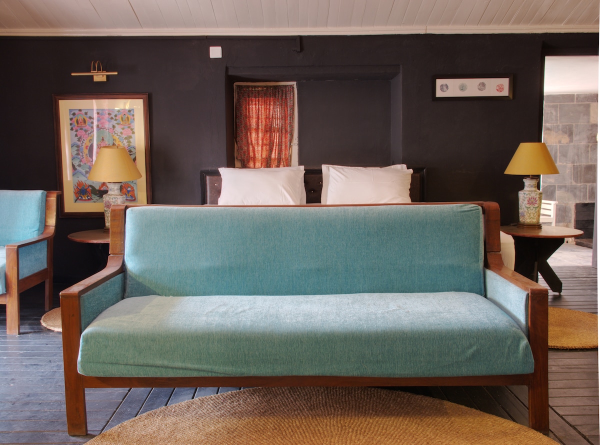 Presidential Suite | 18th Century Heritage Home