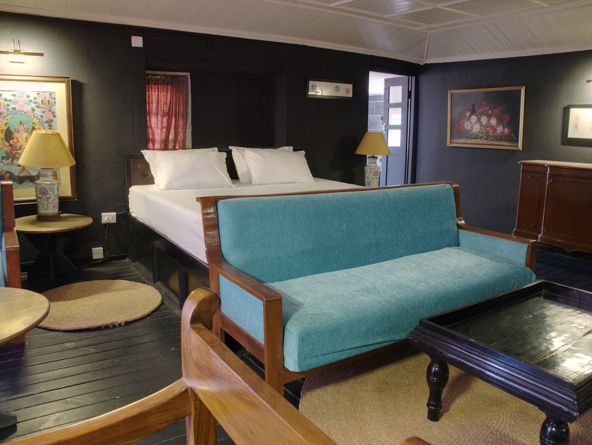 Presidential Suite | 18th Century Heritage Home — photo