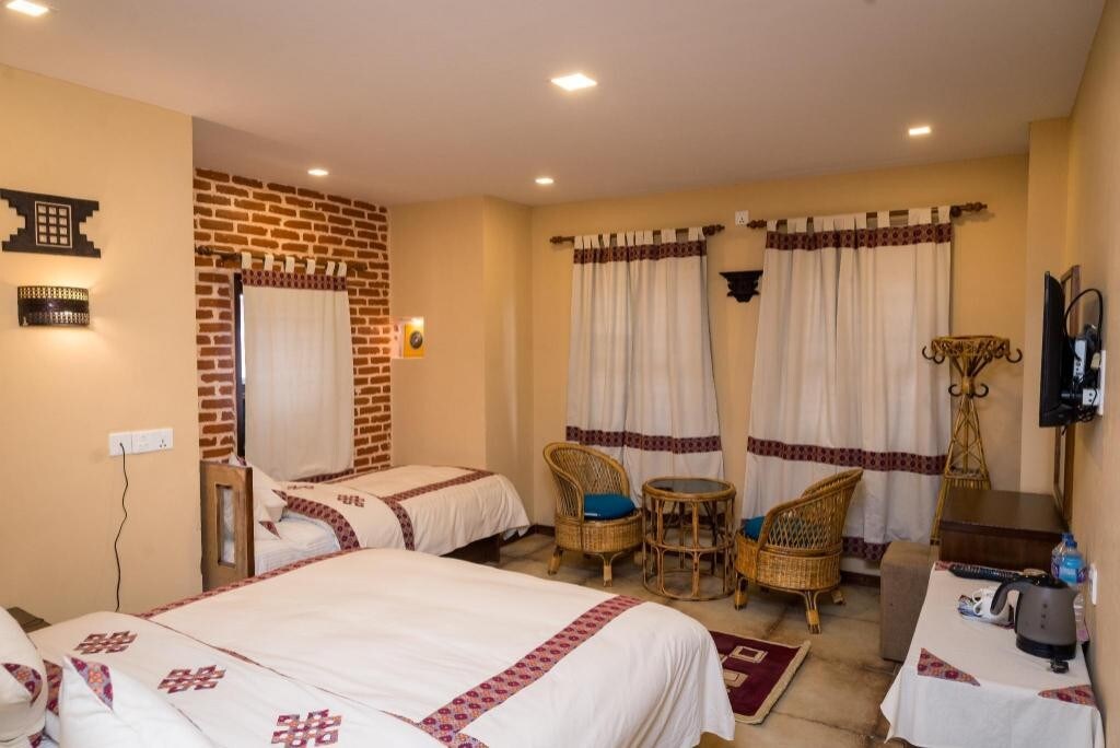 king suite with balcony room