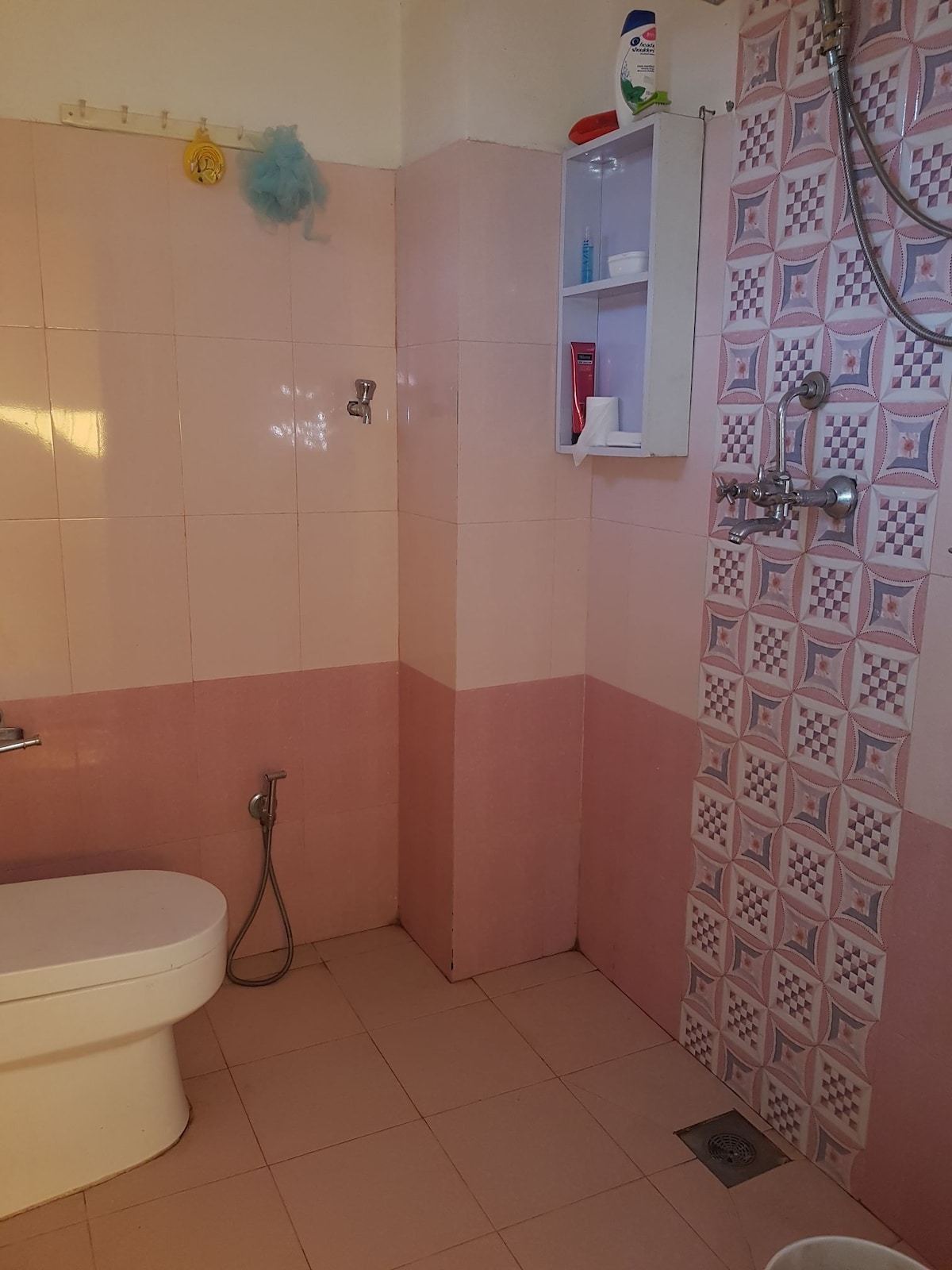 Independent room on the 3rd floor, near Thamel. — photo