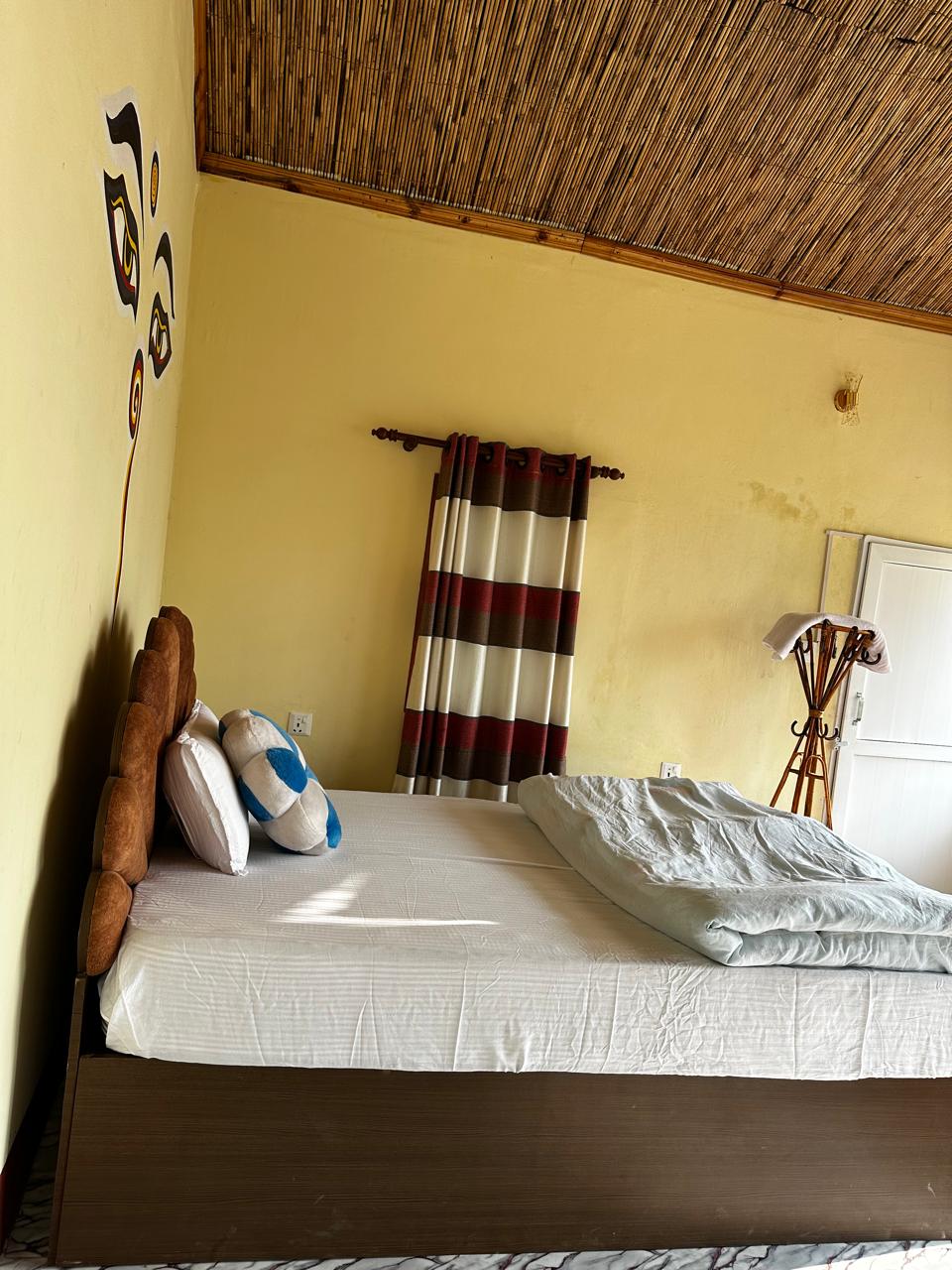 Enjoy Jungle River view and Deers from your bed. — photo