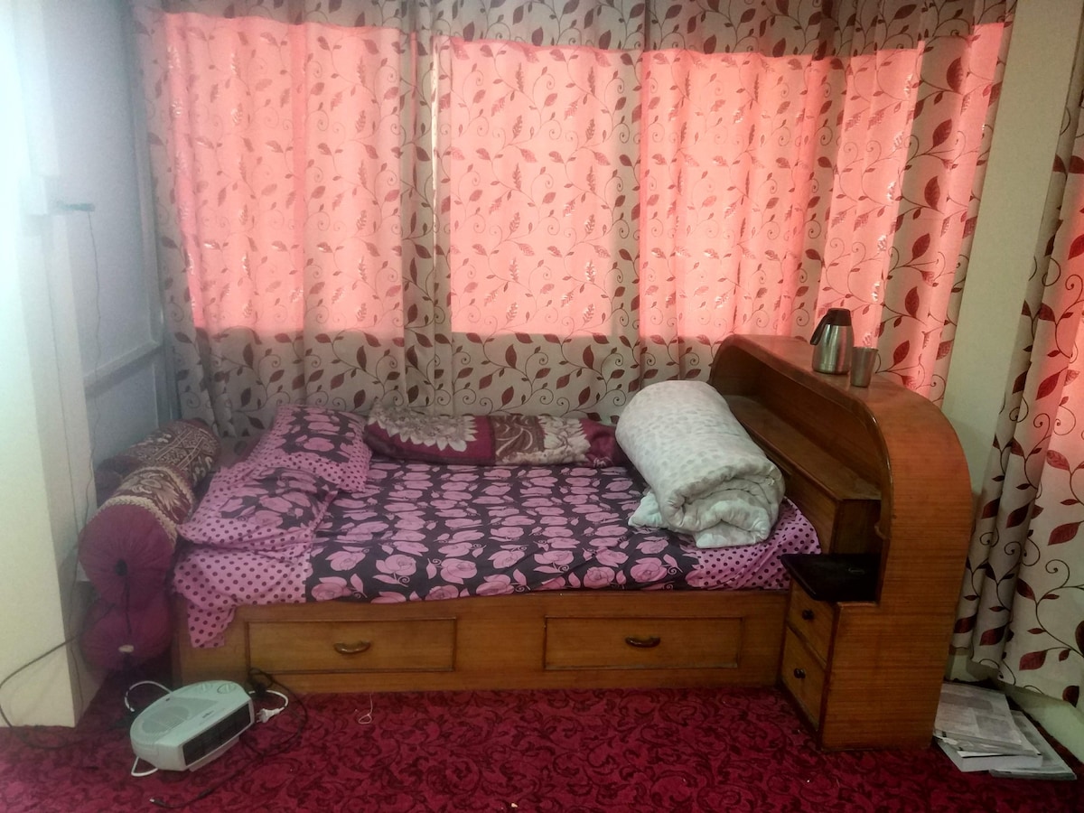 2 Rooms in Kathmandu close to the Airport.