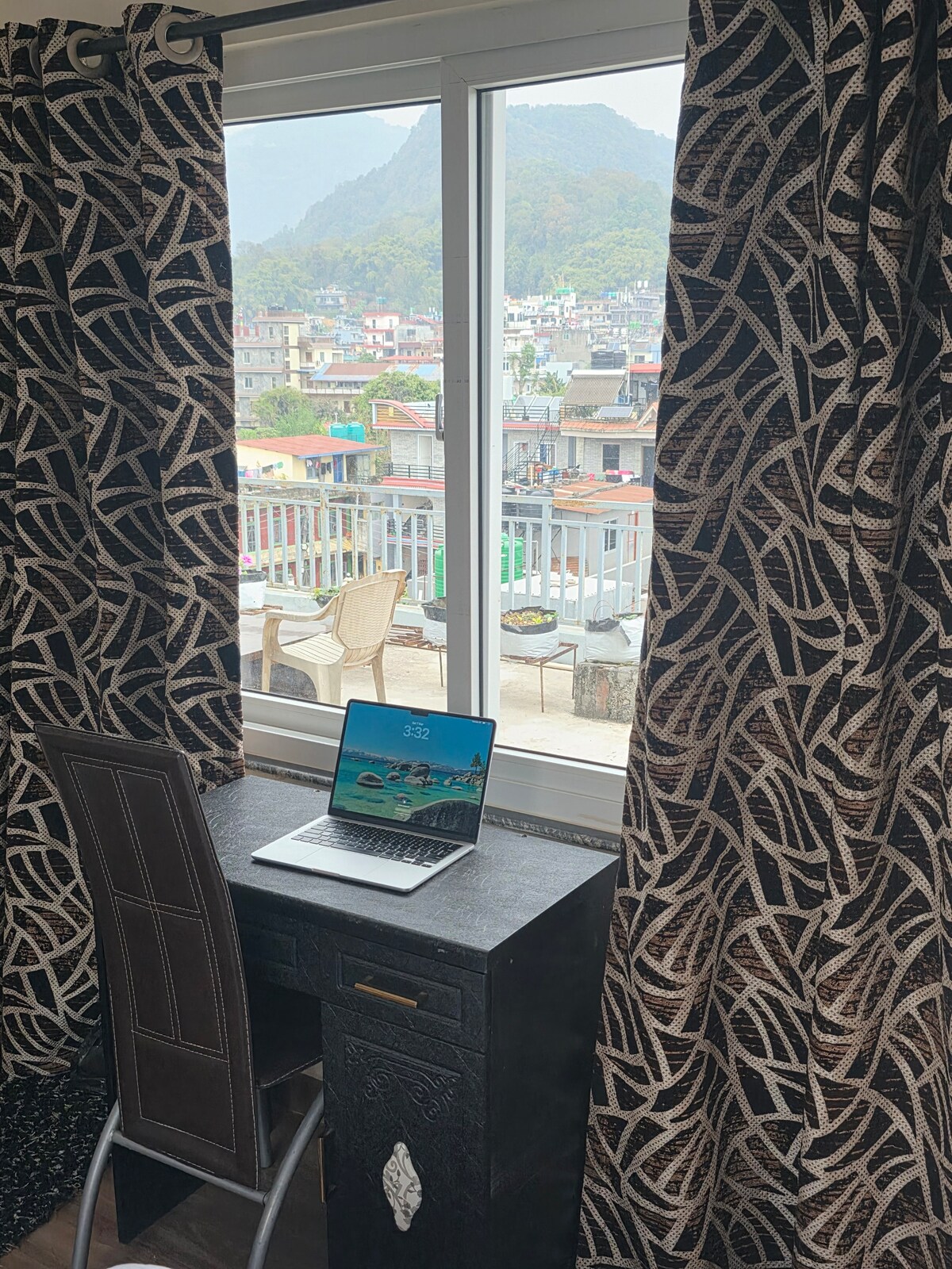 Serene Mountain View Room — photo