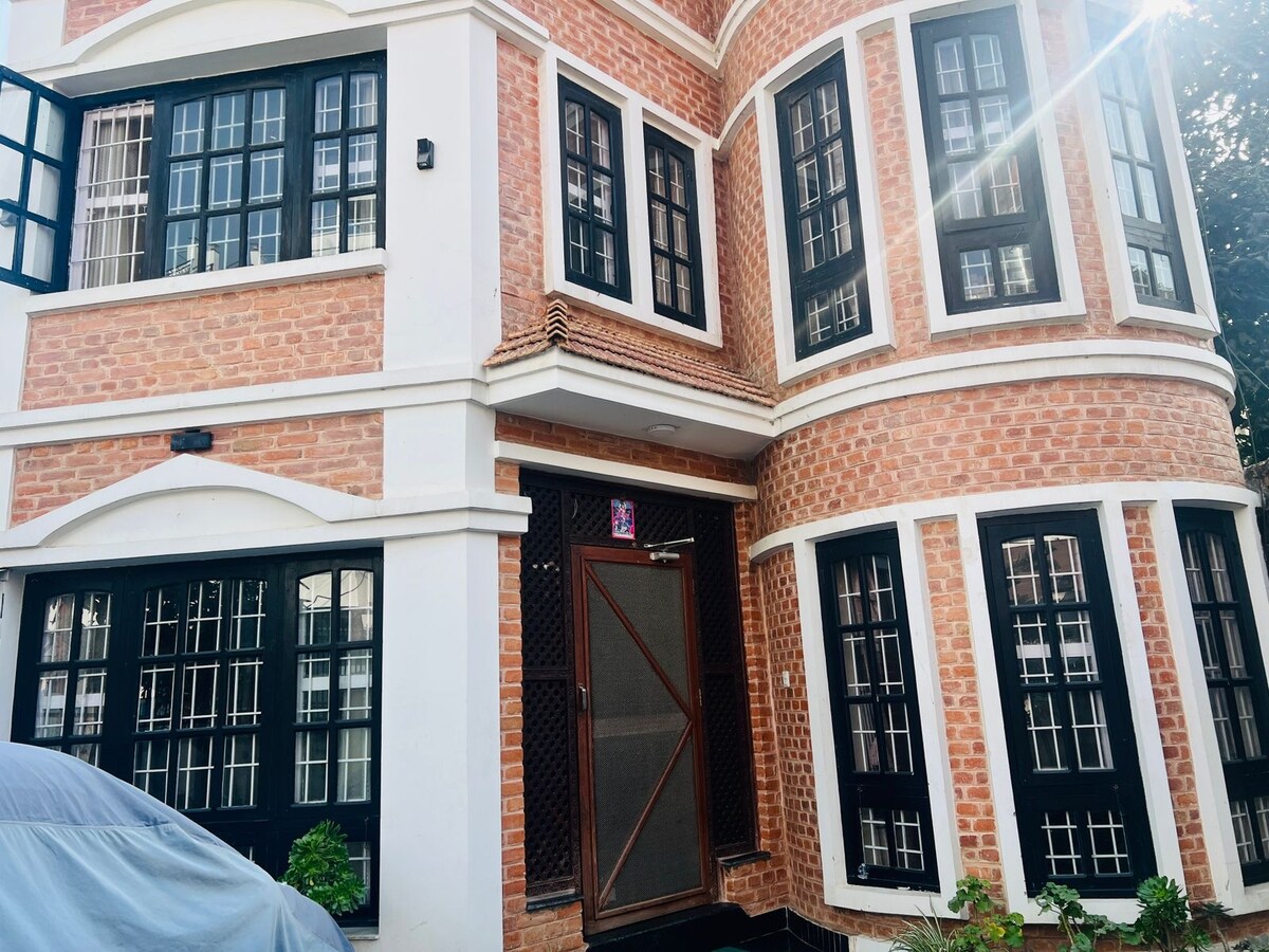 Sleeping well with breakfast — photo