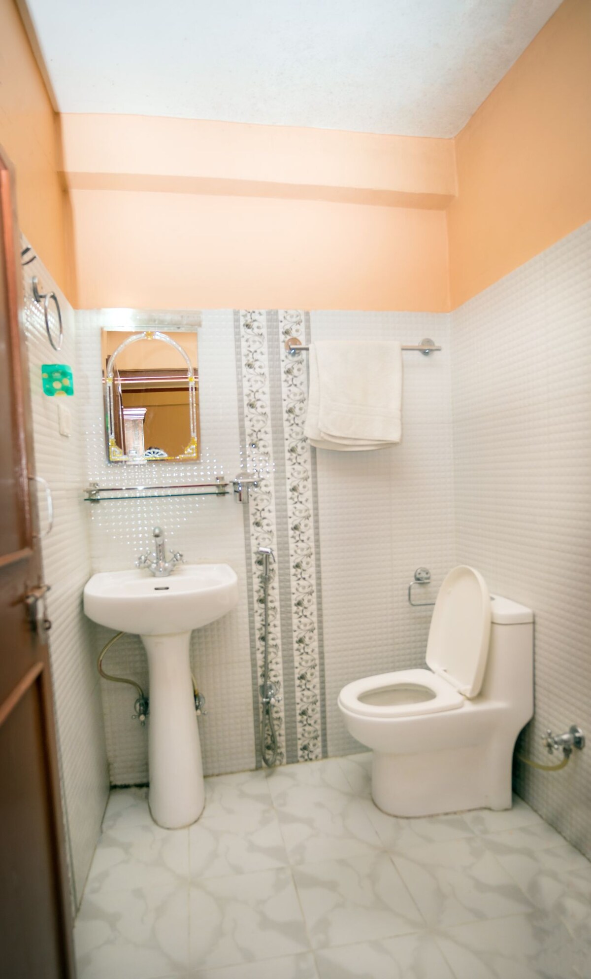 Hotel Tourist Inn and Apartment — photo