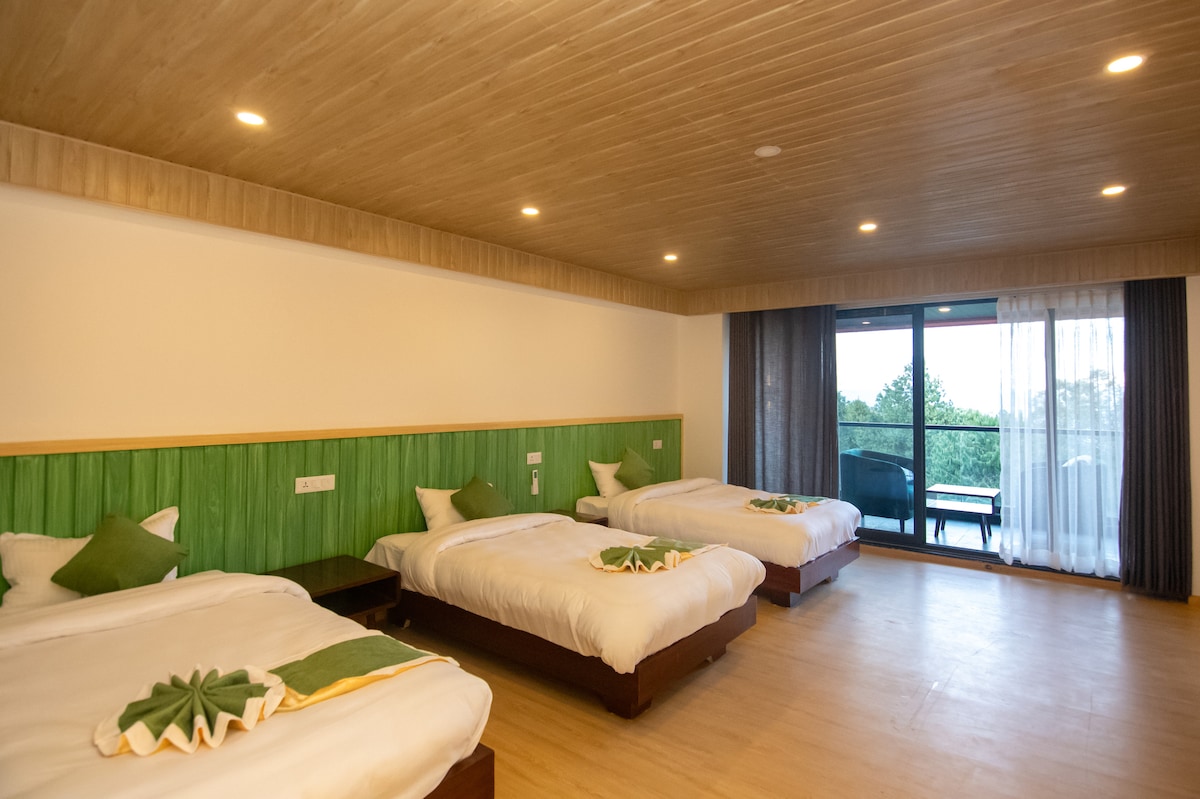 Deluxe rooms with epic himalayan Views