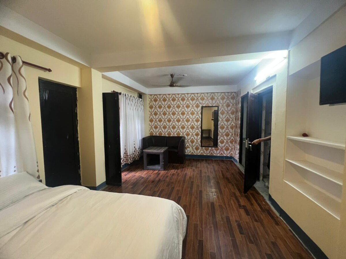 lovely master bed room service with hot shower — photo