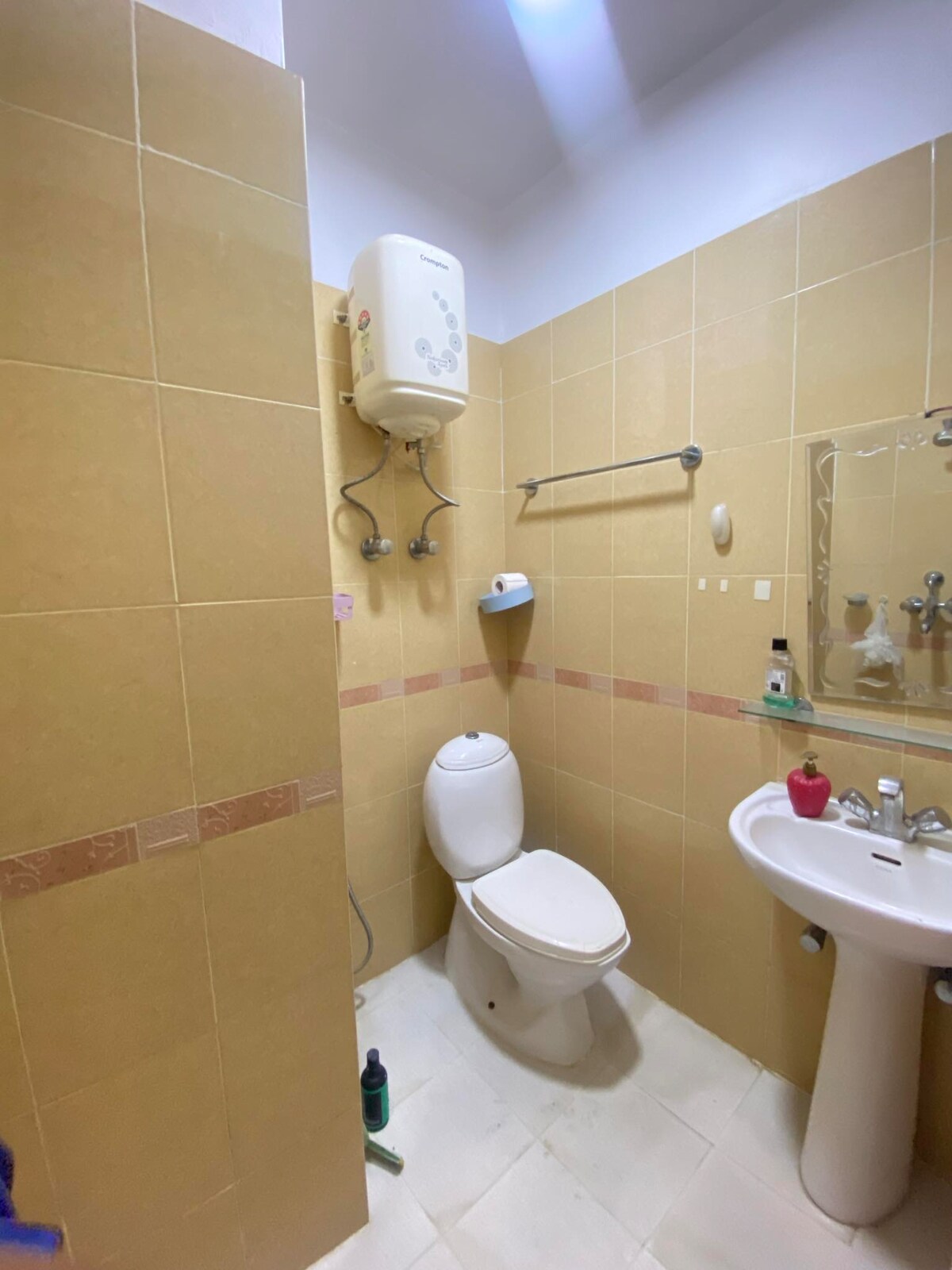 A modest room with city view — photo