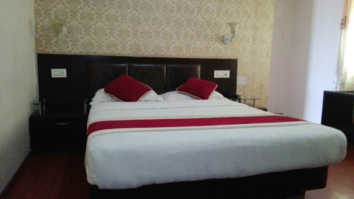 Kathmandu Hotel — photo