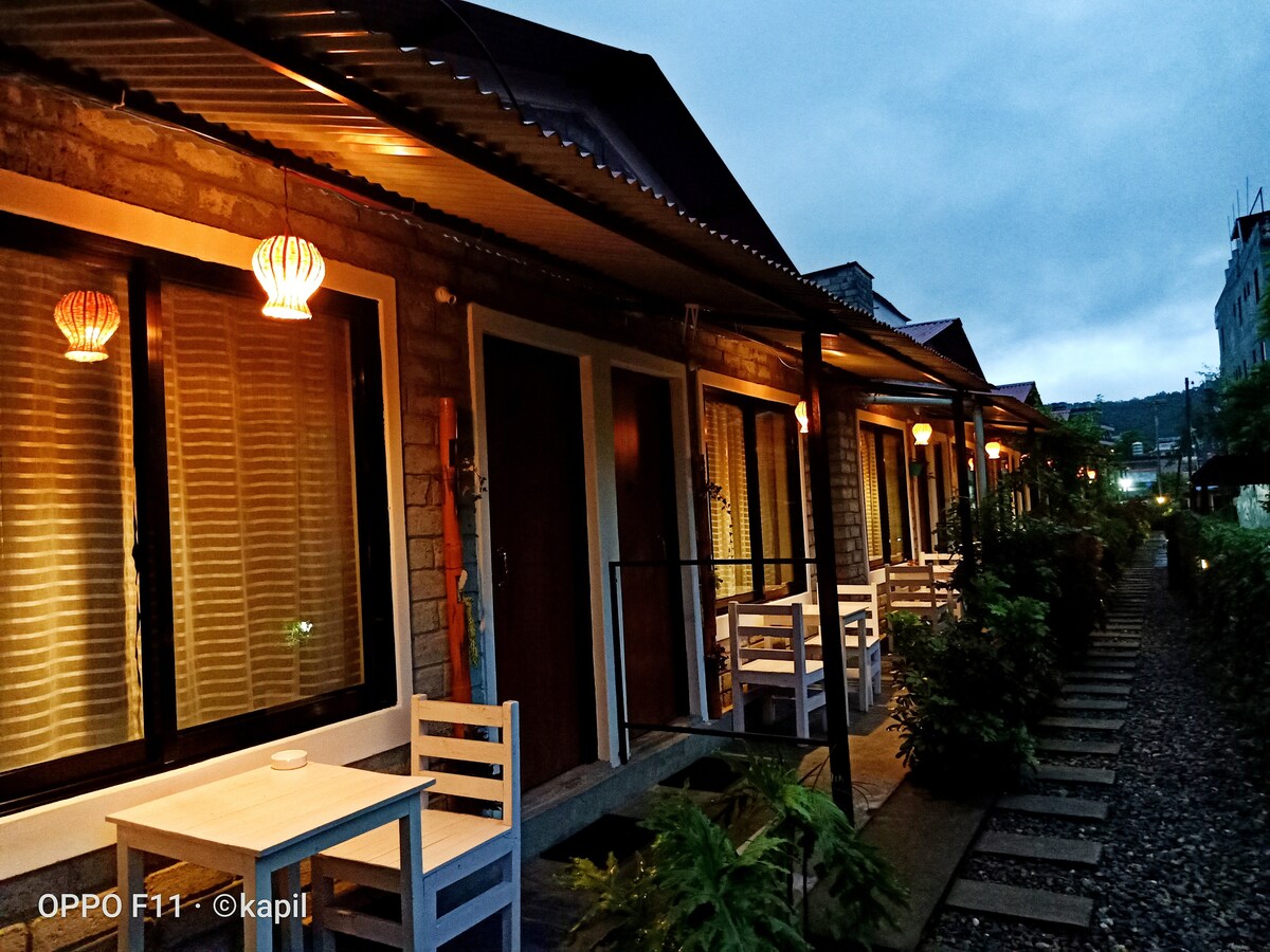 Ranas Pokhara Cottage I - Double bed -With AC