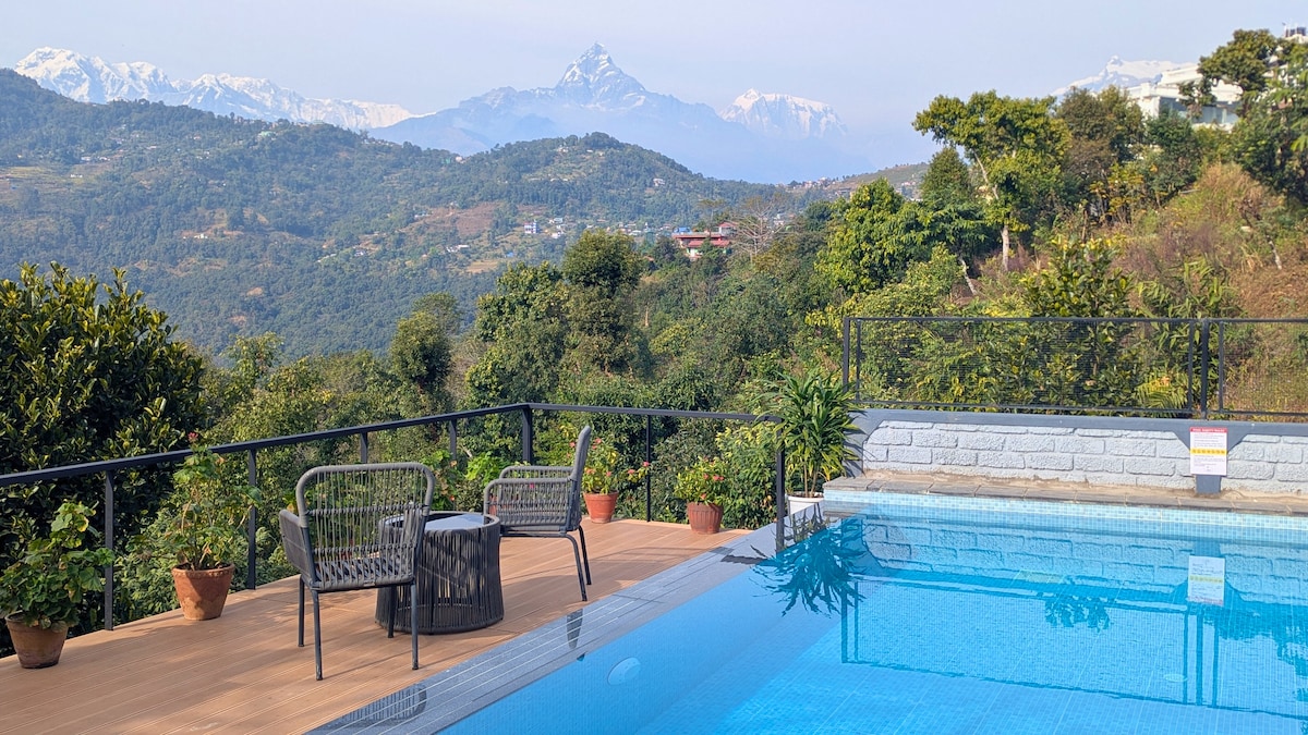 Hilltop Private Pool Villa, Mountain & City Views — photo