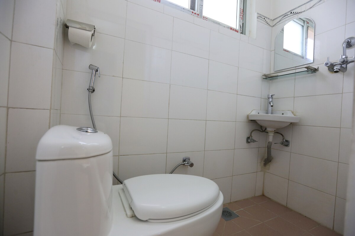 Family Style Hotel room 201- Walk to Lively Thamel — photo