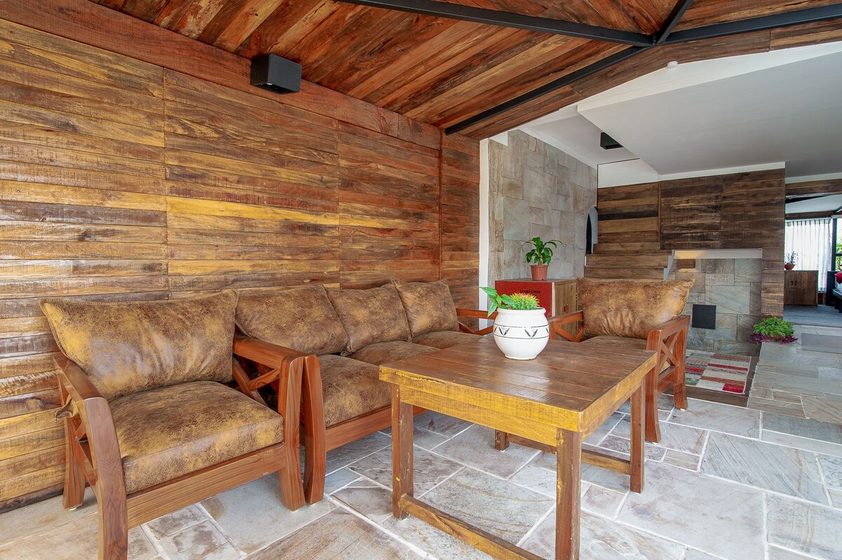 Private Luxury Home — photo