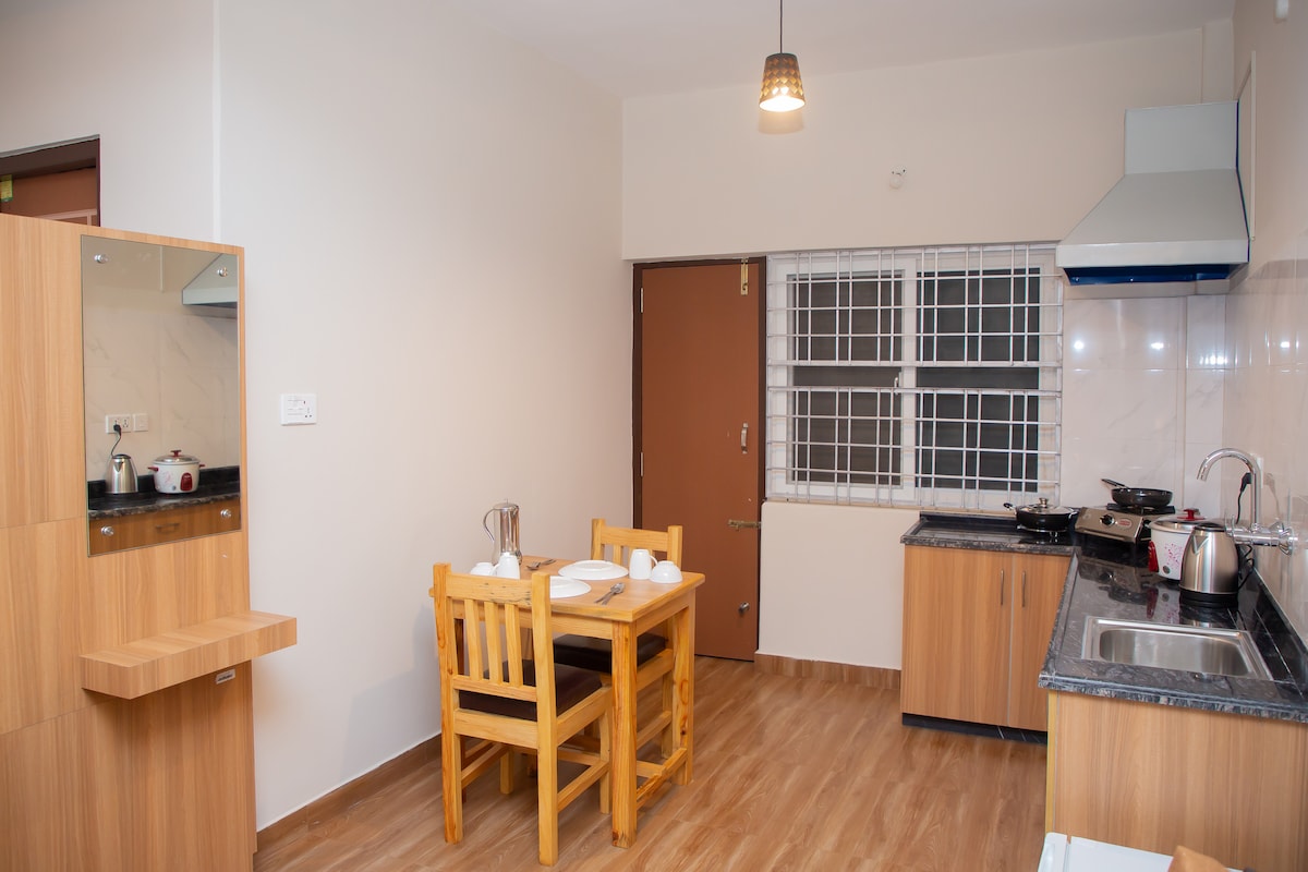 Deluxe Queen Studio Apartment at Lakeside, Pokhara — photo