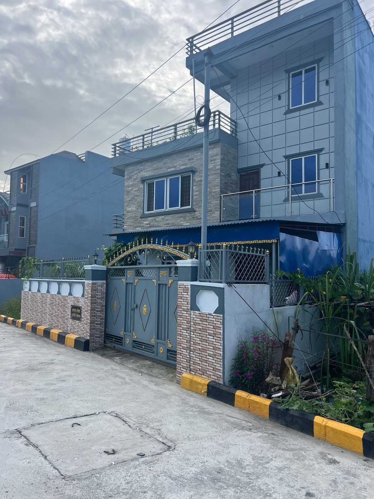 Residence in Pokhara. — photo