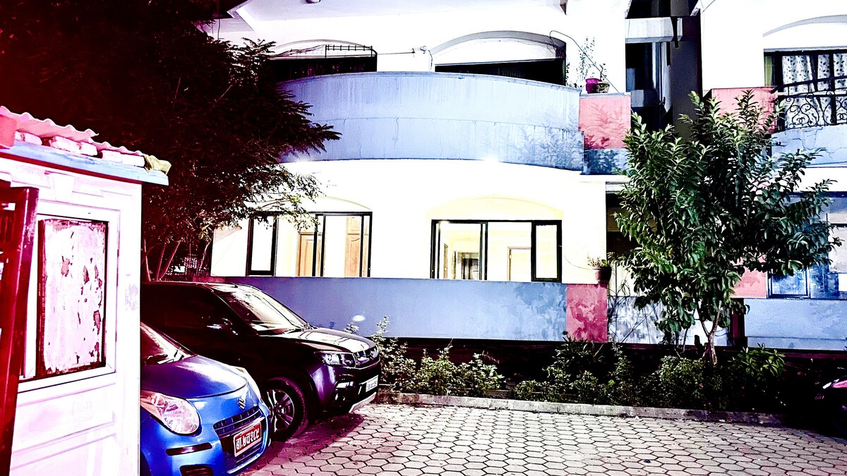 Landmark: Close to Everything — photo